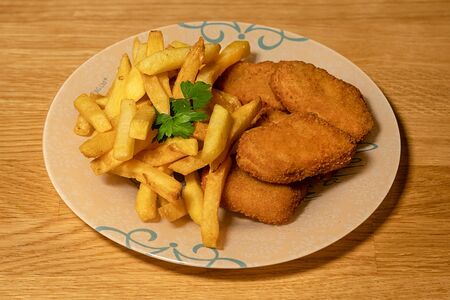 Наггетсы из курочки с картошкой фри