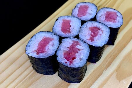 Ролл с тунцом классический