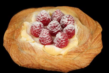 Вензель с малиной