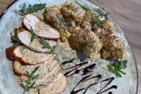 Цыпленок карри под ореховым соусом