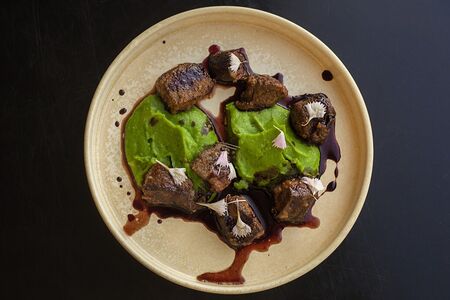 Томленая телячья печень