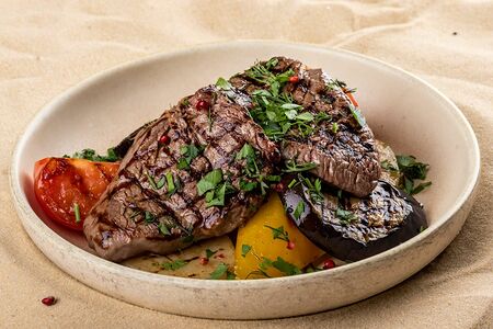 Аджаб-сандал из вырезки телятины