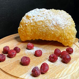 Чебурек вишня