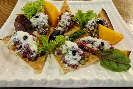 Тар-тар на тостах