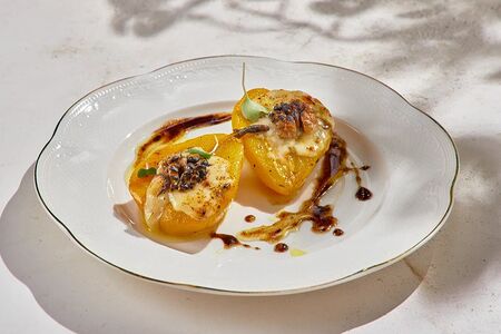 Запечённая груша в белом вине