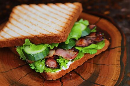 Сэндвич с беконом