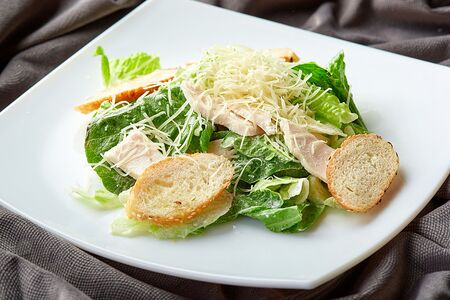 Цезарь с курицей