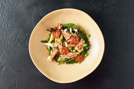 Краб, авокадо и йогуртовый соус