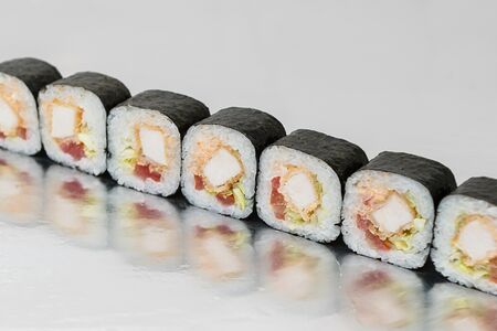 Классический ролл Спайс чикен 8 шт