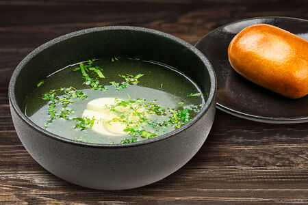 Бульон куриный с яйцом