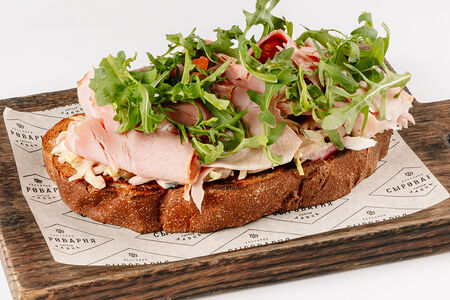 Брускетта с тамбовским окороком