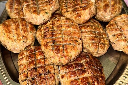 Сочные котлеты индюшиные на мангале