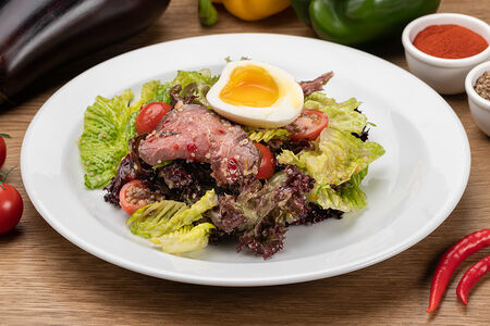 Салат с пряной телячьей вырезкой