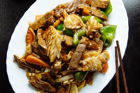 221 Говядина с кальмаром