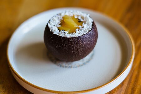 Шоколадный кокос с маракуйей