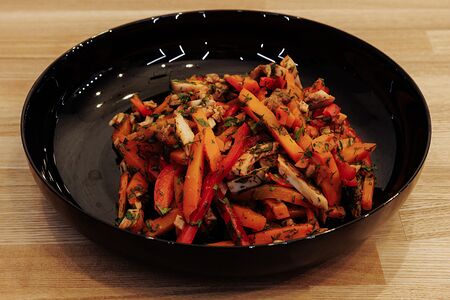 Салат с курицей и болгарским перцем