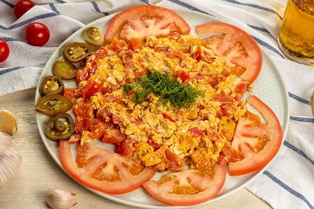 Менемен с тостом