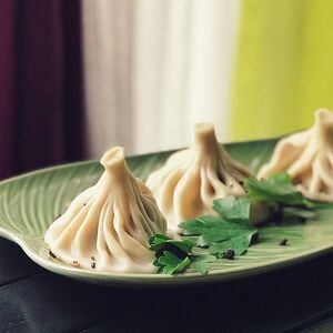 3 хинкали из свинины и говядины