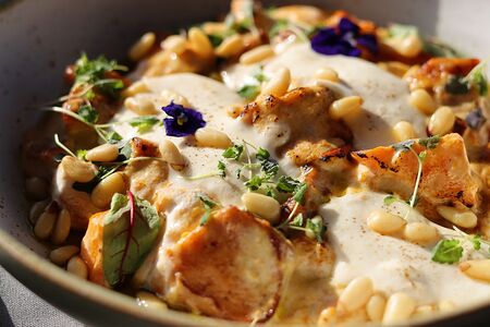 Тыквенный паприкаш с курицей в сметанном соусе