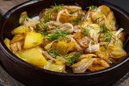 Картофель жареный с луком