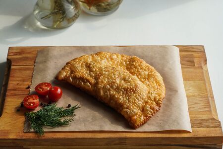 Чебурек восточный со свининой