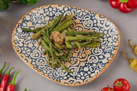 Жареная пряная спаржа