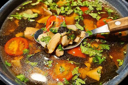 Чилийский суп с сибасом и овощами