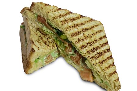 Сэндвич с лососем и соусом васаби
