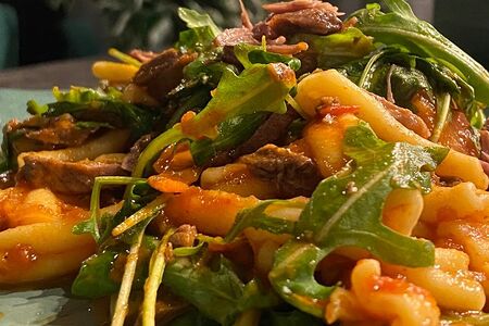 Паста с говяжьими щёчками