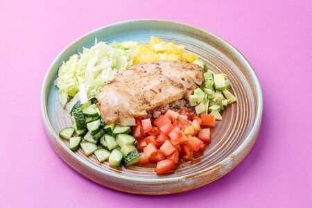 Поке-боул с куриным филе на гриле