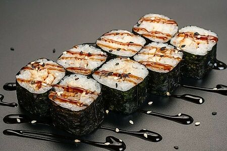 Ролл с угрем