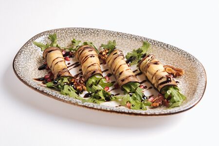 Рулетики из баклажана с сырно-ореховым кремом