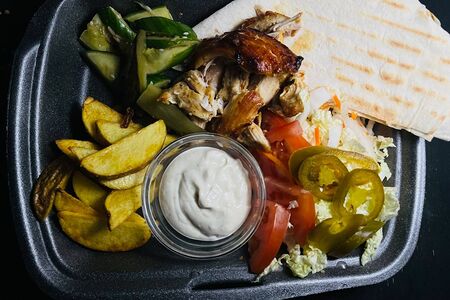 Шаверма на тарелке