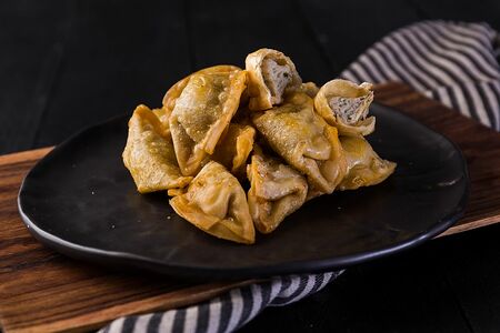 Жареные гедза с курицей