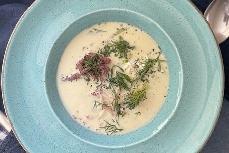 Окрошка с лососем на кефире