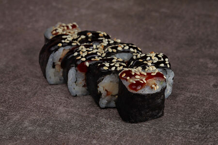 Маки с угрем