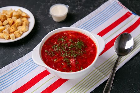 Борщ со сметаной