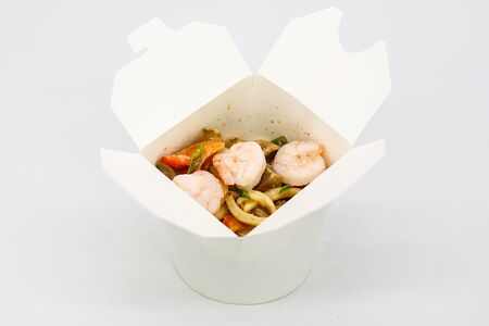 Вок с креветкой