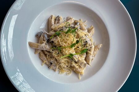 Пенне с вешенками в трюфельном соусе