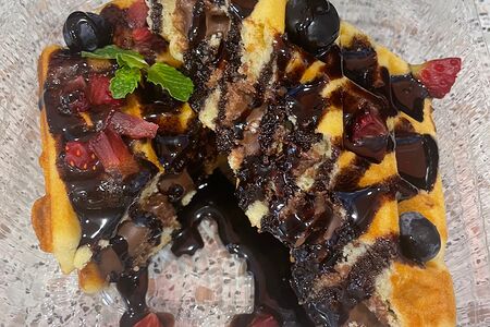 Вафля с шоколадной пастой