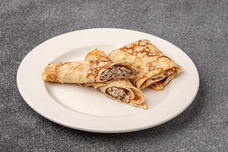 Блины с курицей и грибами