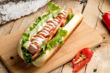 Хот-дог с овощами