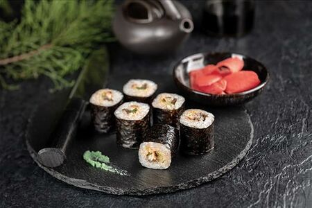 Фуд Унаги Спайси ролл