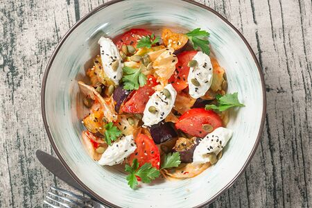 Салат с баклажаном и сливочным сыром