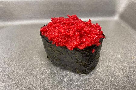 Суши с икрой тобико