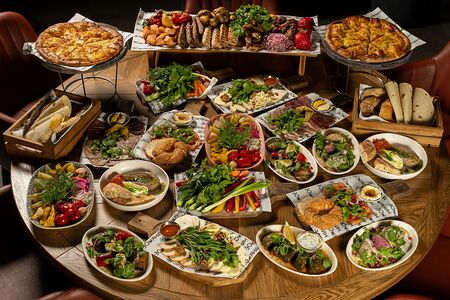 Южное застолье на 10 персон