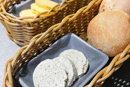 Ассорти булочек с трюфельным маслом