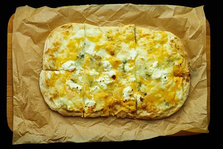 Сырная пицца