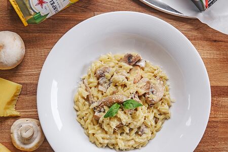 Орзо с грибами и трюфельным маслом