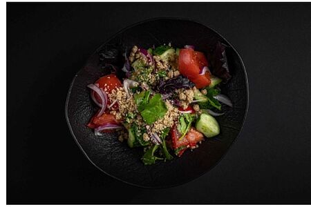 Овощной салат по-грузински с орехами